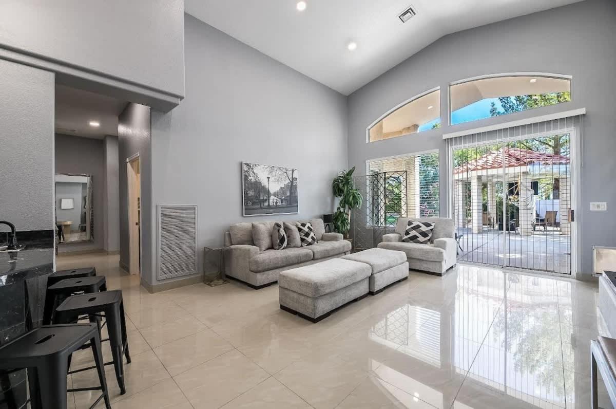 Luxury Redefined Indoor Comfort Outdoor Bliss Casa de férias Las Vegas