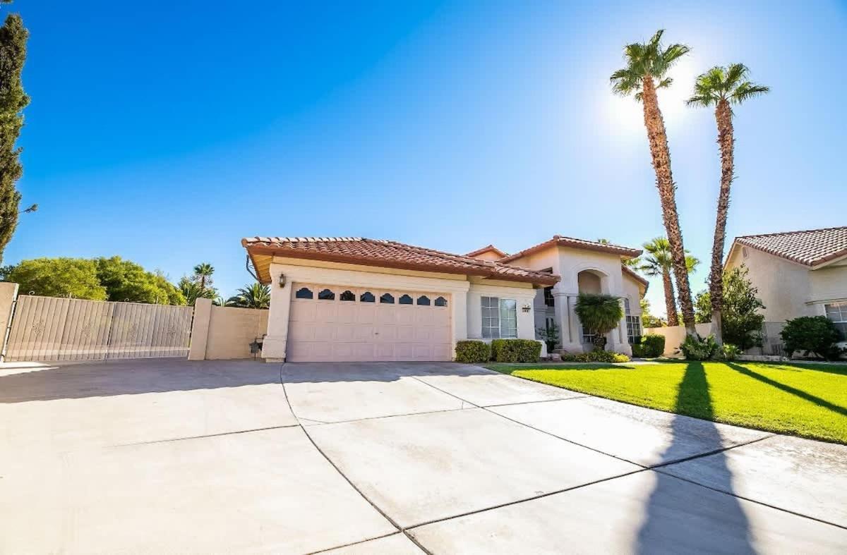 Luxury Redefined Indoor Comfort Outdoor Bliss Casa de férias Las Vegas